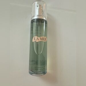 La Mer
The Energizing Gel Cleanser, 6.7 oz.
